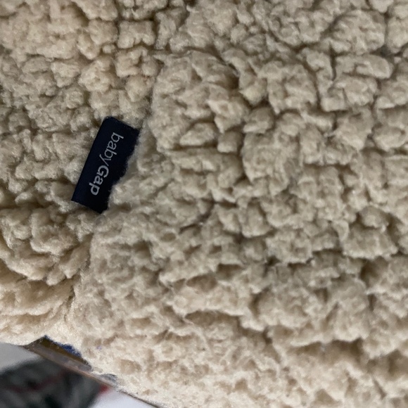 Gap Baby Reversible Puffer Sherpa Vest (Red) Sz: 6-12 months - Picture 5 of 7